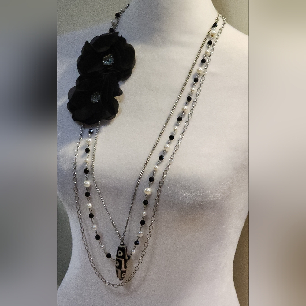 Elegant Black and Silver Toned Floral Triple Strand Necklace With 9 Eye DZI Bead